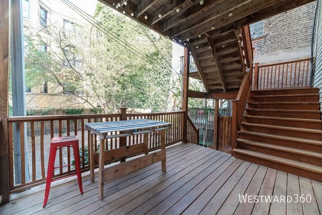 Building Photo - 1238 N Wolcott Ave