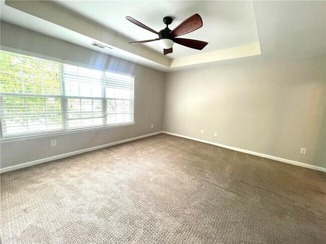 Building Photo - 3232 Brockenhurst Dr