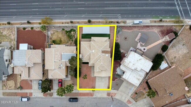 Building Photo - 1117 W Bend Ln