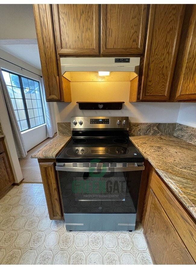 Building Photo - PRICE REDUCED! Beautiful 3 bedroom 2.5 Bath home READY NOW in MODESTO!! With POOL!!