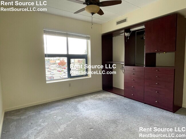 Building Photo - 170 Gore St