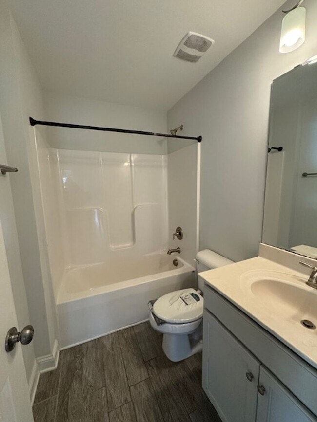 Building Photo - The Creek Of Willowwick