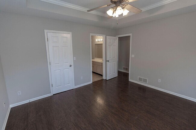 Building Photo - 1871 Field St