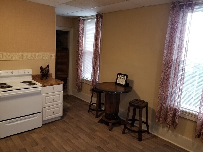 Building Photo - 22 N 2nd St