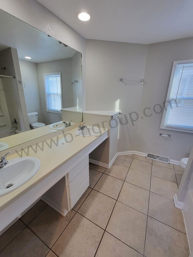 Building Photo - 6411 32nd Ave