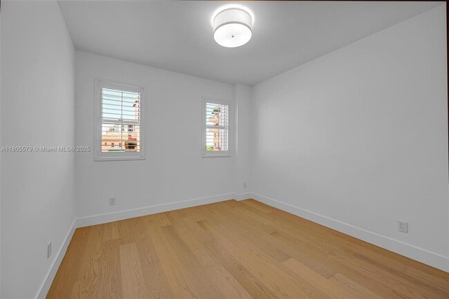 Building Photo - 13637 Deering Bay Dr
