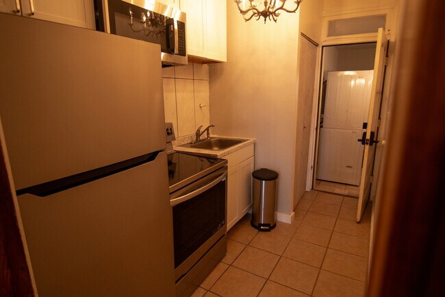 Building Photo - 1514 16th St SE