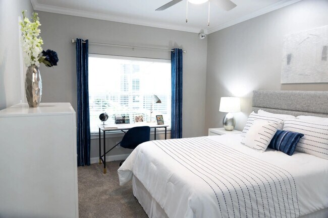 Building Photo - Where Style Meets Sophistication!