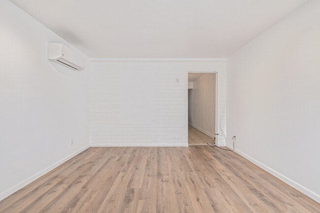 Building Photo - 4516 N 8th Pl