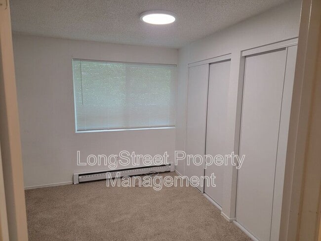 Building Photo - 3151 N Shore Dr SE