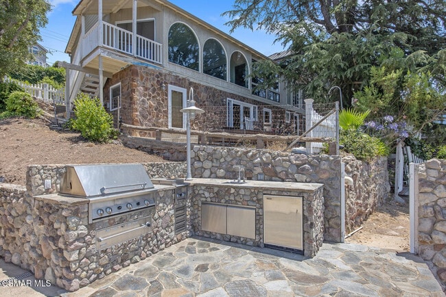 Building Photo - 800 Lake Sherwood Dr
