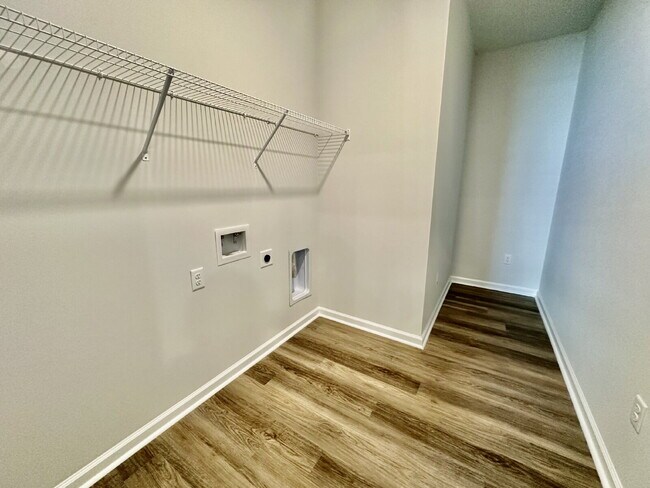 Building Photo - Four Bedroom Single Level Home in the Retreat at East Argent!