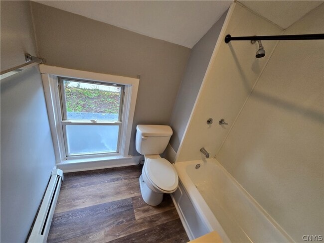 Building Photo - 121 West End Dr