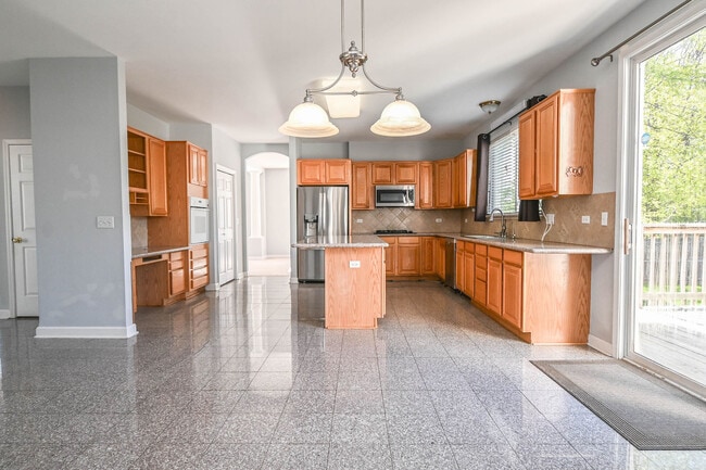 Building Photo - 5495 Chapel Hill
