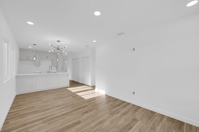 Building Photo - 2515 Gamez Dr