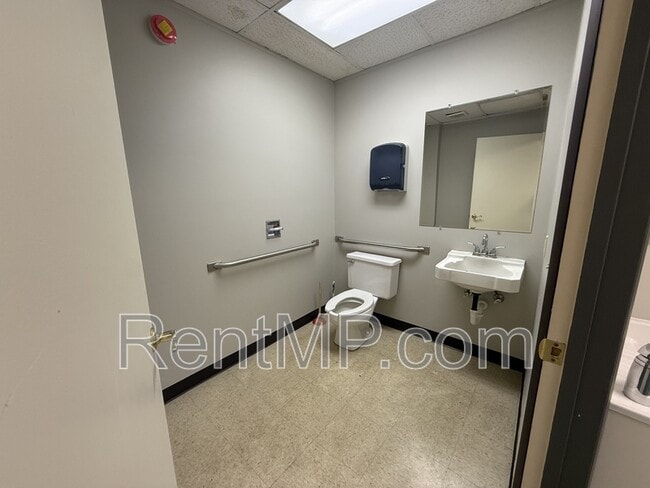 Building Photo - 316 N Mission St