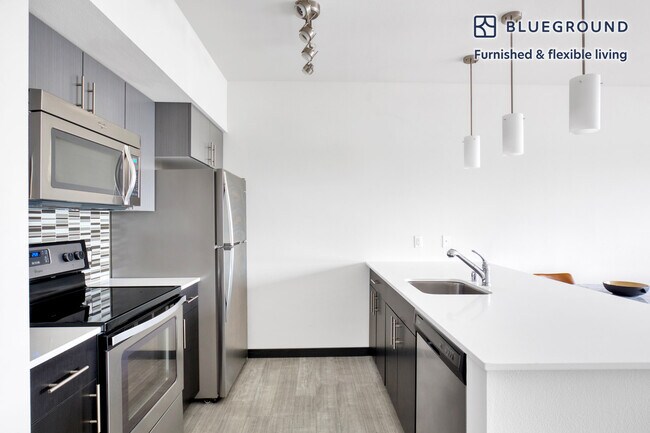 Building Photo - 15511 NE 22nd Pl