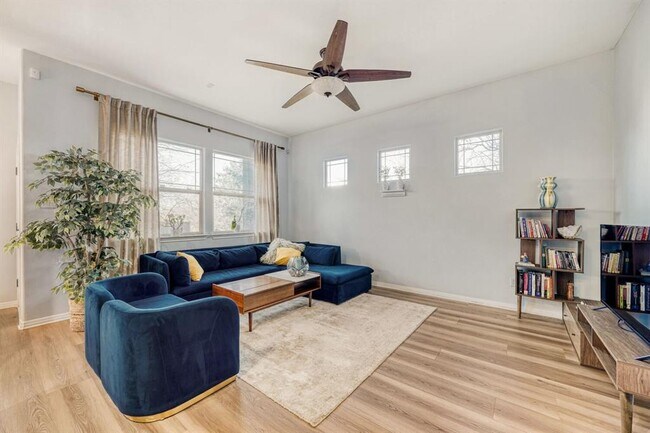 Building Photo - 1009 Taulbee Ln