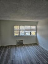 Building Photo - 2331 W West Ave