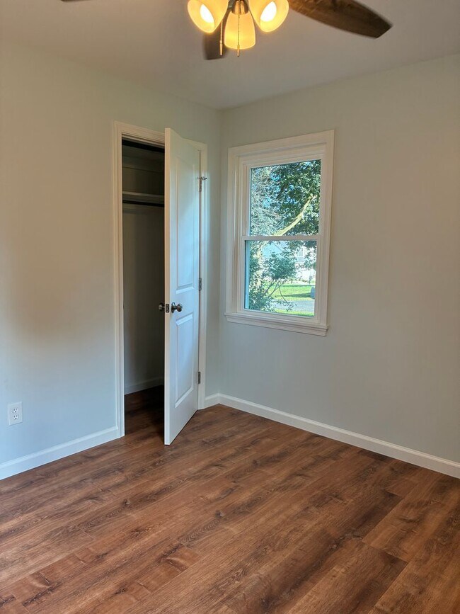 Building Photo - Spacious & Fully Renovated 4-Bedroom Home ...
