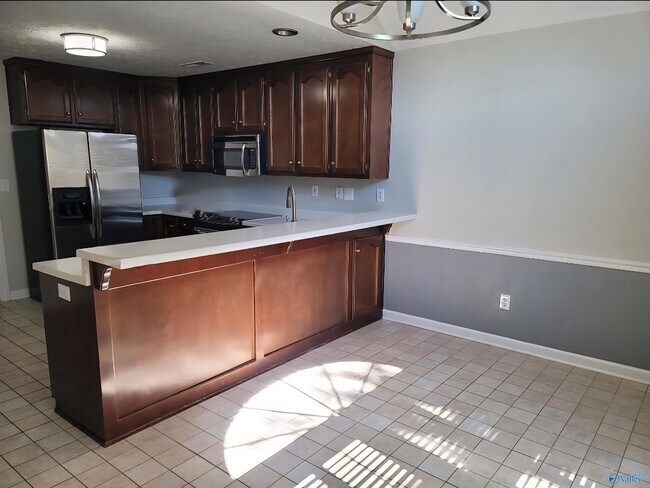 Building Photo - 100 Tanglefoot Dr