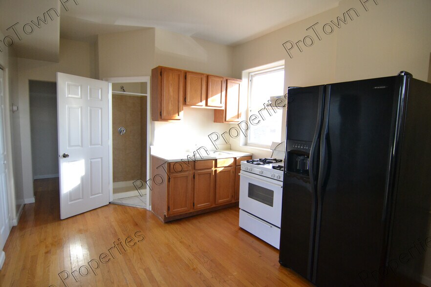 Building Photo - 309 Herkimer St