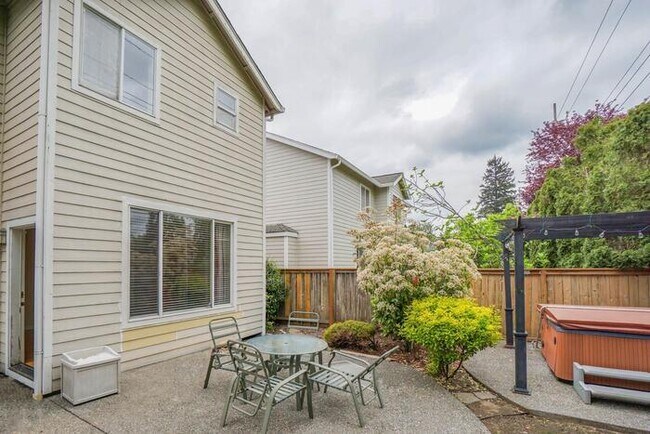 Building Photo - BEAUTIFUL FOUR BEDROOM HOME IN EAST COUNTY