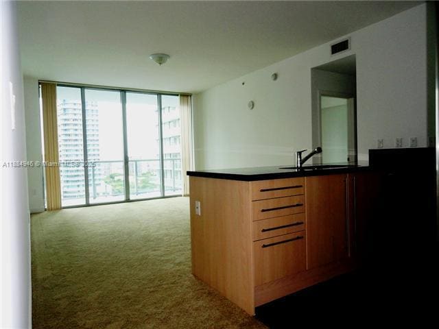 Building Photo - 1111 SW 1st Ave