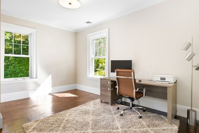 Building Photo - 90 Maple Pl