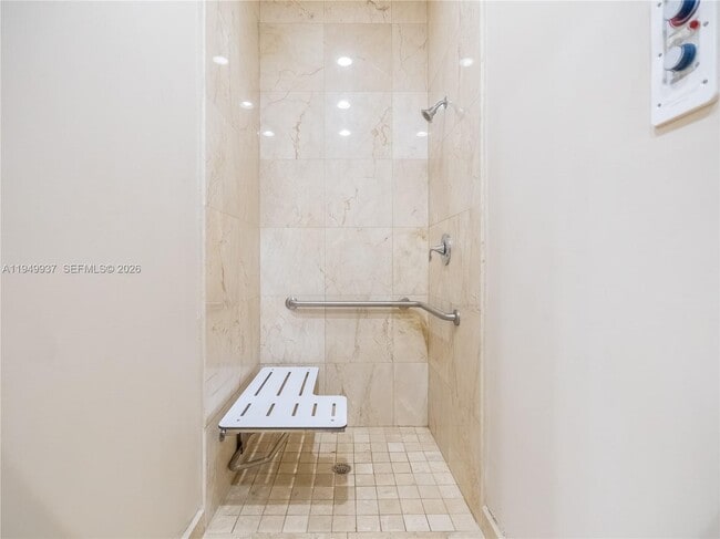 Building Photo - 7010 NW 106th Ave