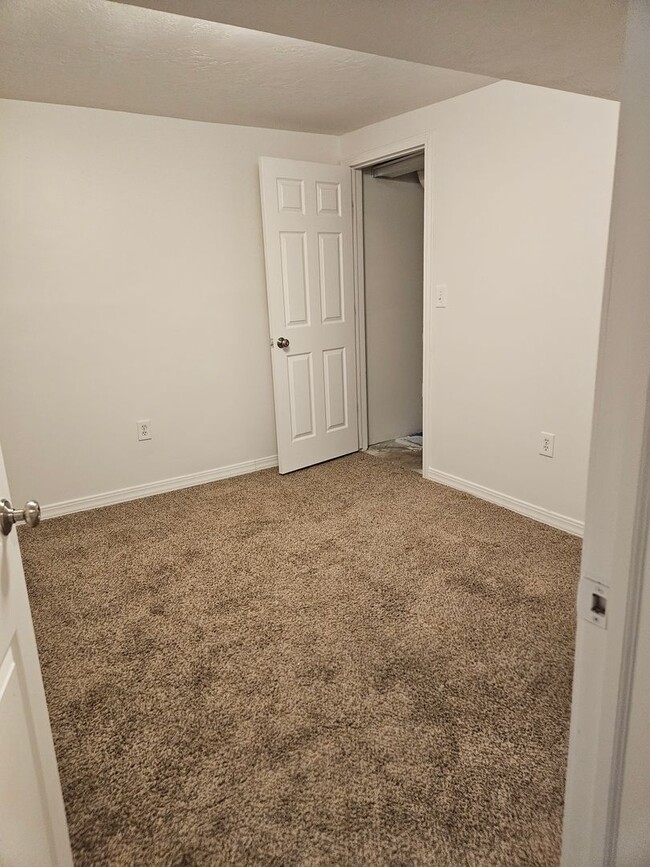 Building Photo - Beautiful 3 Bedroom/2 Bathroom in Bountiful