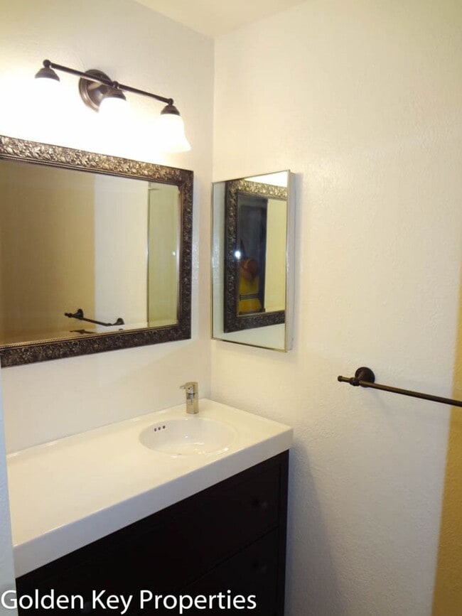 Building Photo - Beautiful spacious home in Mariners Point in Carlsbad!