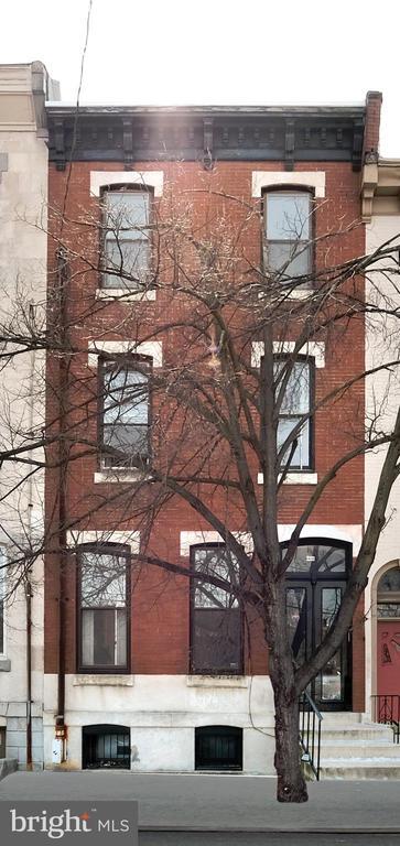 Building Photo - 2212 Fairmount Ave