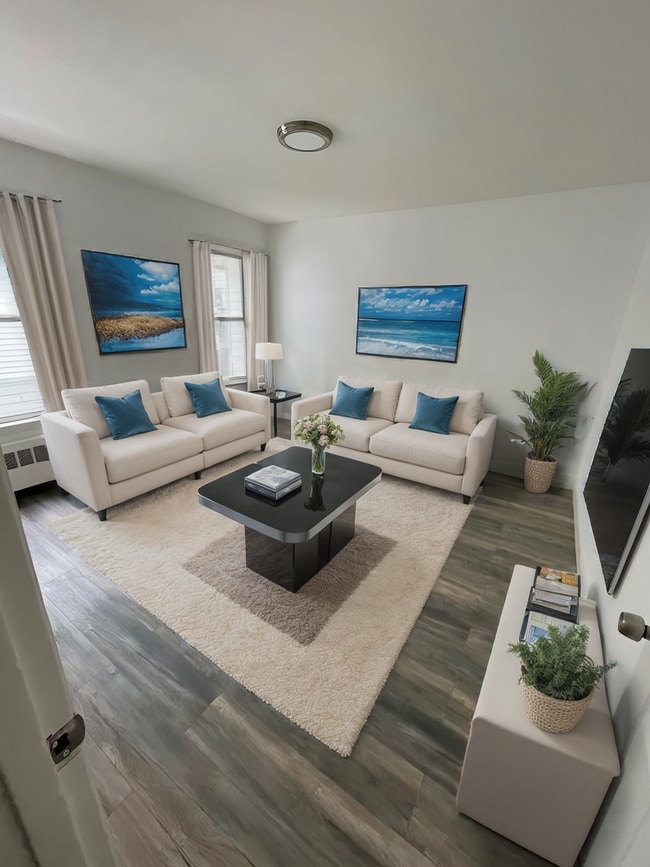 Building Photo - Beautiful 2 Bed Right On The Ocean