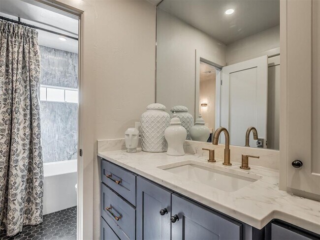 Building Photo - 6500 N Grand Blvd