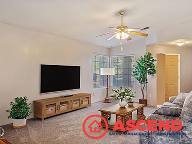 Building Photo - Beautiful 3 Bedroom Home In Rosedale Area!
