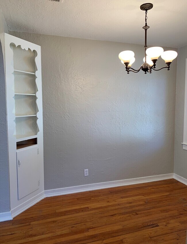 Building Photo - Charming Corner-Lot Home with Huge Fenced Yard & Detached Garage