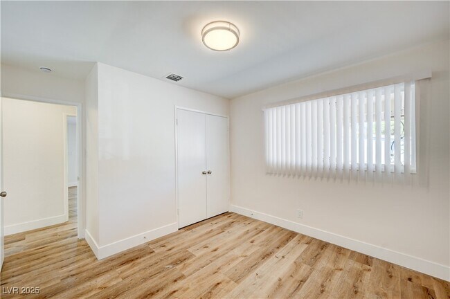 Building Photo - 3504 Pioneer Cir
