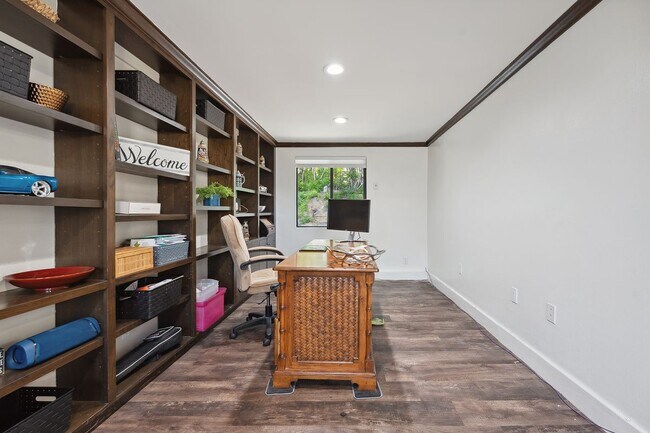 Building Photo - 4372 Park Vicente