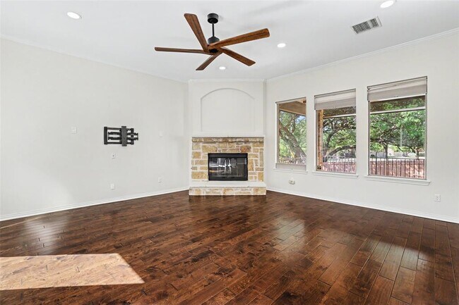 Building Photo - 1020 Winding Way Dr