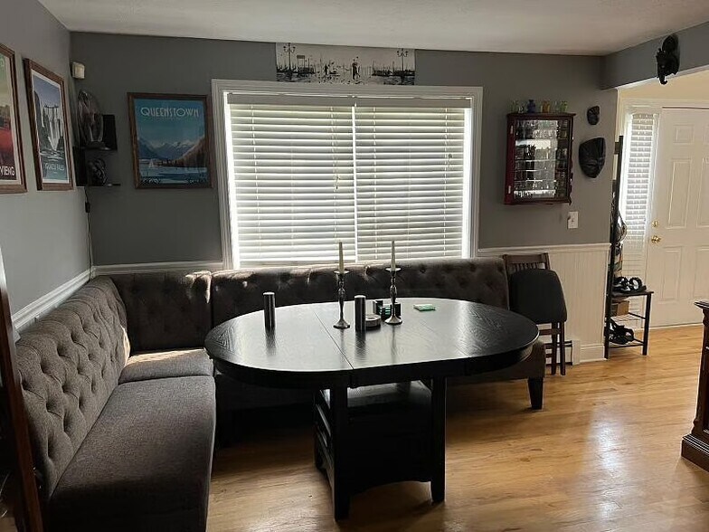Dining room - 207 Pasture Dr