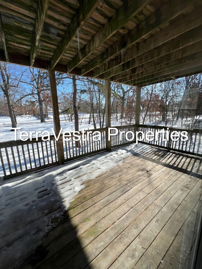 Building Photo - 1100-1102 Buck Street