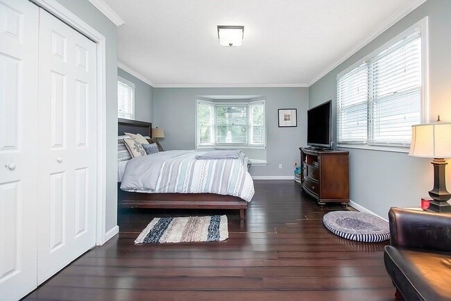 Building Photo - 250 Edendale St