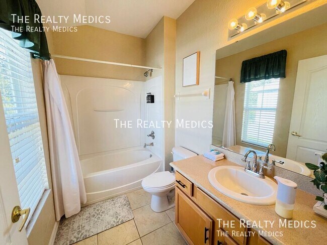 Building Photo - 2390 Caravelle Cir