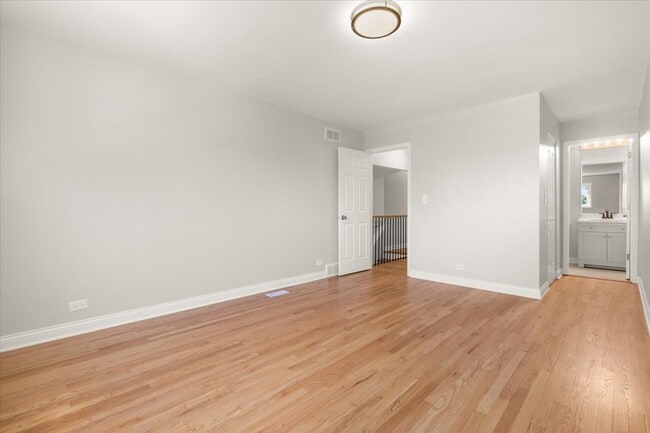 Building Photo - 1702 N Drury Ln