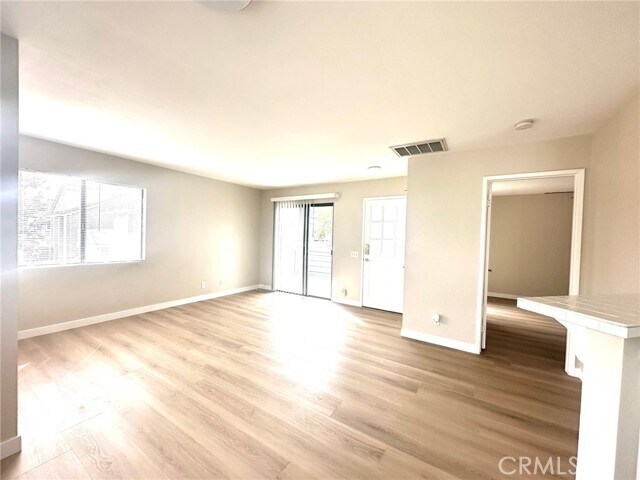 Building Photo - 11 Bridle Ln