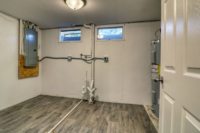 Building Photo - 1817 14th St S