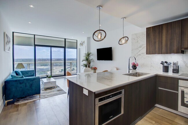 Primary Photo - 1701 Hermann Dr