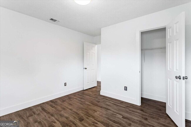 Building Photo - 140 Grayland Creek Dr