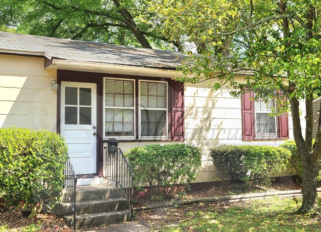 Primary Photo - 1226 Holden Dr